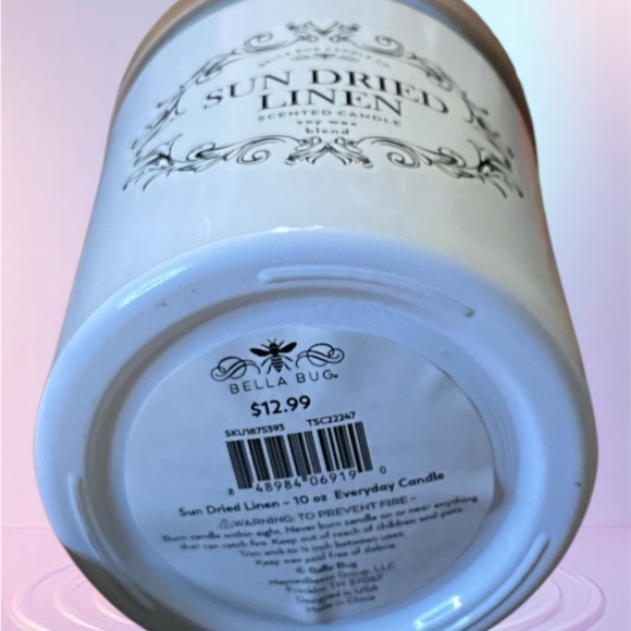 Red Shed Oval Wall Art with Rooster Design & Candle Bundle - Picture 4 of 4